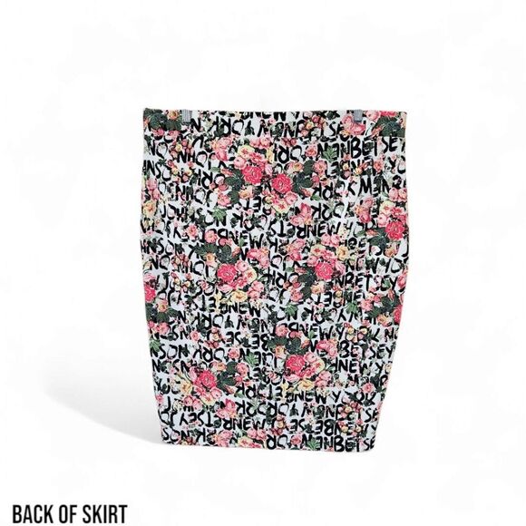 💥TORRID/ BETSEY JOHNSON Light Weight Ponte Floral Snap Front Pencil Skirt 3X - Picture 11 of 16